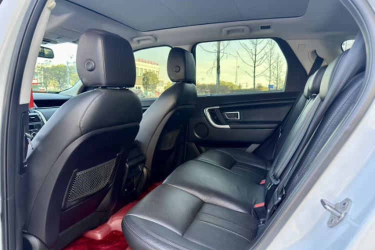 Used Land Rover Discovery Sport 2018 240 PS SE Version Interior 1