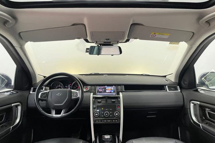 Used Land Rover Discovery Sport 2018 240 PS SE Version Interior 1