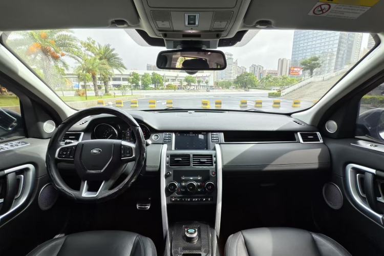 Used Land Rover Discovery Sport 2018 240 PS PURE Edition Interior 1