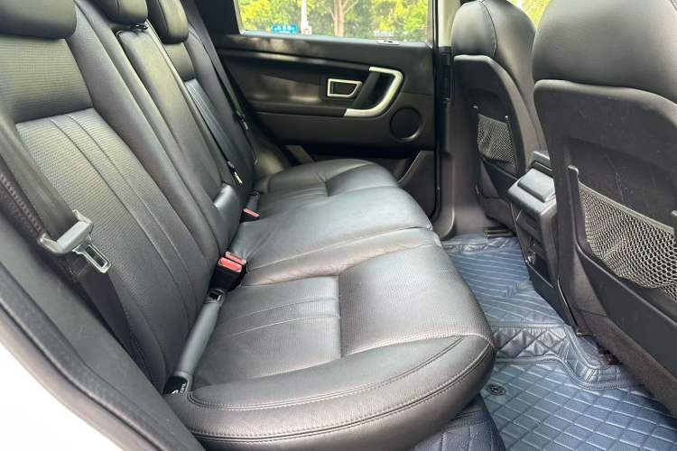 Used Land Rover Discovery Sport 2018 240 PS SE Version Interior 2