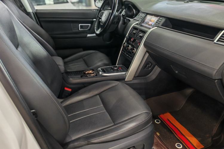Used Land Rover Discovery Sport 2018 240 PS SE Version Interior 2