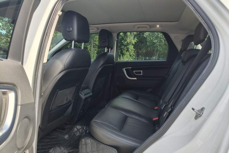 Used Land Rover Discovery Sport 2018 240 PS SE Version Interior 2