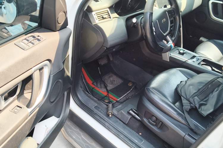 Used Land Rover Discovery Sport 2018 240 PS SE Version Interior 3