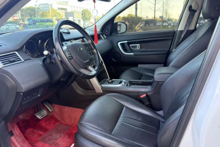 Used Land Rover Discovery Sport 2018 240 PS SE Version Interior 3