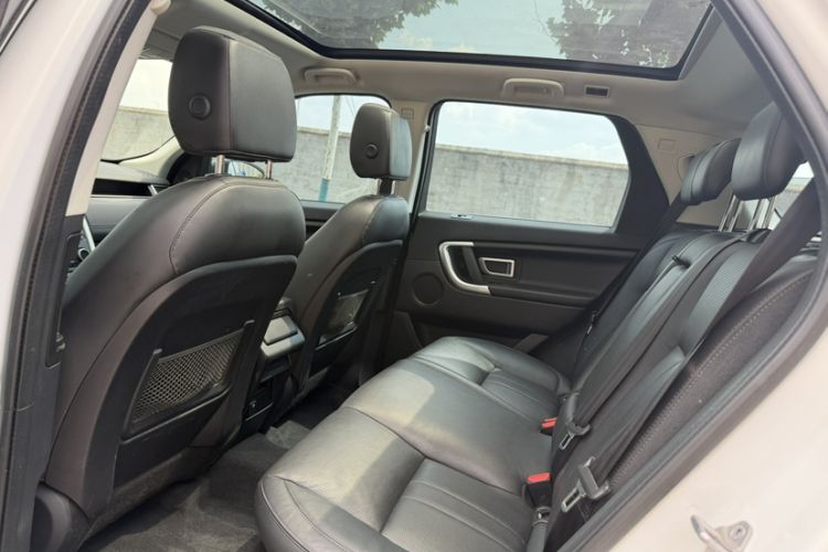 Used Land Rover Discovery Sport 2018 240 PS SE Version Interior 3