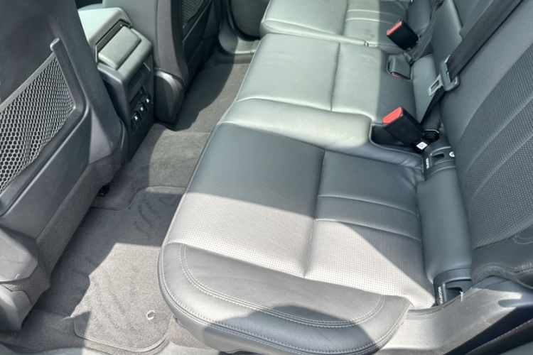 Used Land Rover Discovery Sport 2018 240 PS HSE Version Interior 3