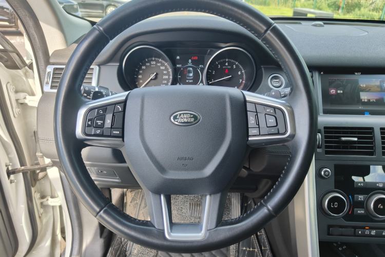 Used Land Rover Discovery Sport 2018 240 PS SE Version Interior 4