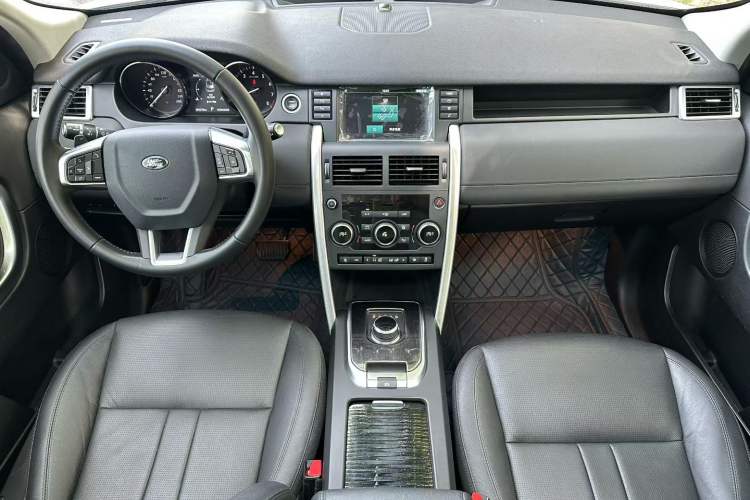 Used Land Rover Discovery Sport 2018 240 PS SE Version Interior 5