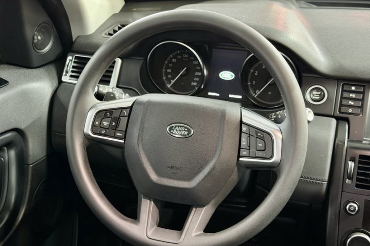 Used Land Rover Discovery Sport 2018 240 PS PURE Edition Interior 5