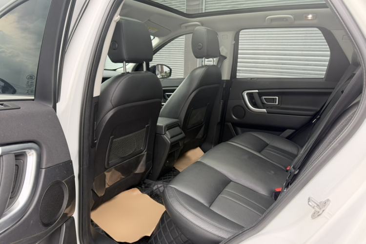 Used Land Rover Discovery Sport 2018 240 PS SE Version Interior 6
