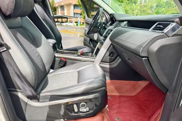 Used Land Rover Discovery Sport 2018 240 PS PURE Edition Interior 6
