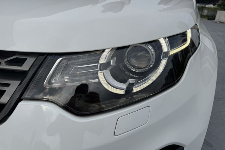 Used Land Rover Discovery Sport 2018 240 PS SE Version Left Front Headlight
