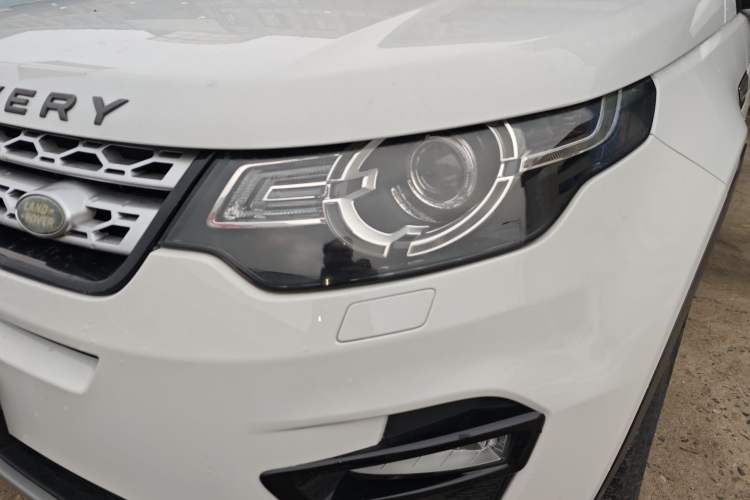 Used Land Rover Discovery Sport 2018 240 PS HSE Version Left Front Headlight