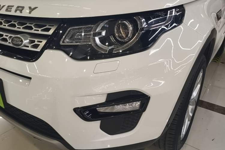 Used Land Rover Discovery Sport 2018 240 PS HSE Version Left Front Headlight