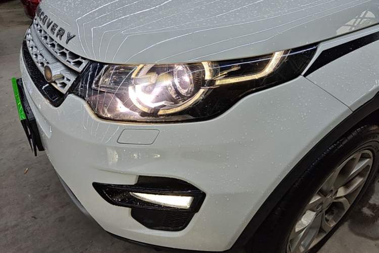 Used Land Rover Discovery Sport 2018 240 PS HSE Version Left Front Headlight