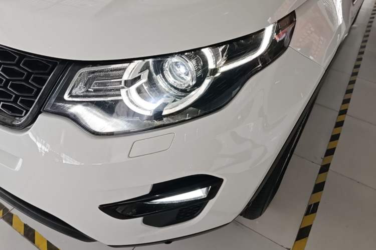 Used Land Rover Discovery Sport 2018 240 PS PURE Edition Left Front Headlight