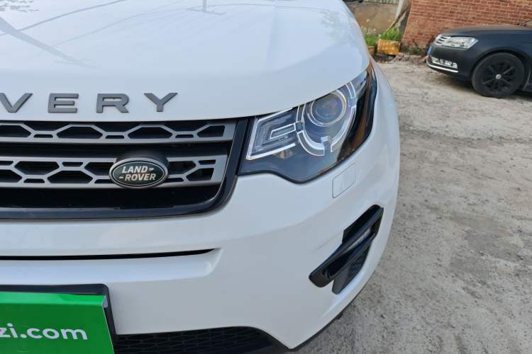 Used Land Rover Discovery Sport 2018 240 PS SE Version Left Front Headlight