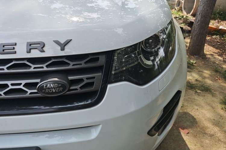 Used Land Rover Discovery Sport 2018 240 PS SE Version Left Front Headlight