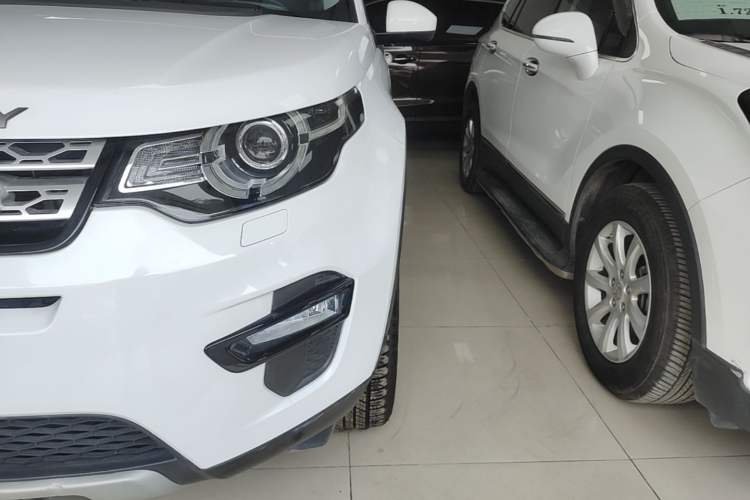 Used Land Rover Discovery Sport 2018 240 PS HSE Version Left Front Headlight