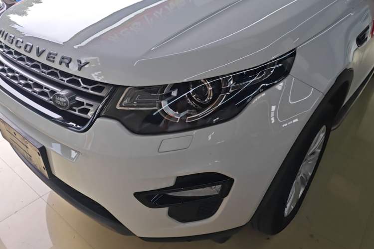 Used Land Rover Discovery Sport 2018 240 PS SE Version Left Front Headlight