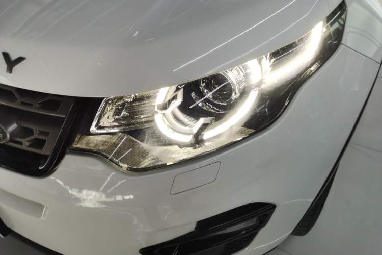 Used Land Rover Discovery Sport 2018 240 PS SE Version Left Front Headlight