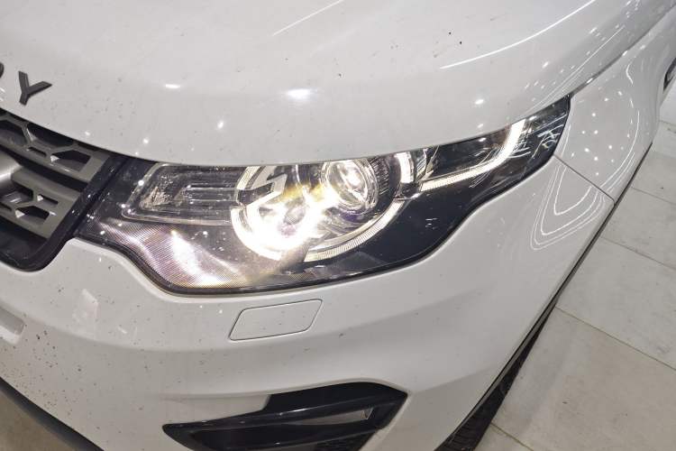 Used Land Rover Discovery Sport 2018 240 PS SE Version Left Front Headlight