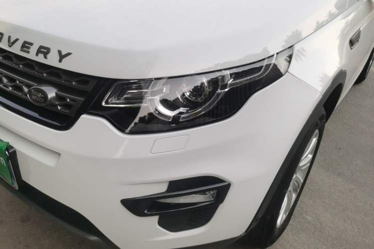 Used Land Rover Discovery Sport 2018 240 PS SE Version Left Front Headlight