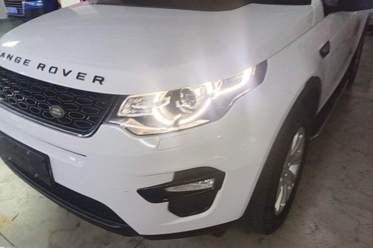 Used Land Rover Discovery Sport 2018 240 PS PURE Edition Left Front Headlight