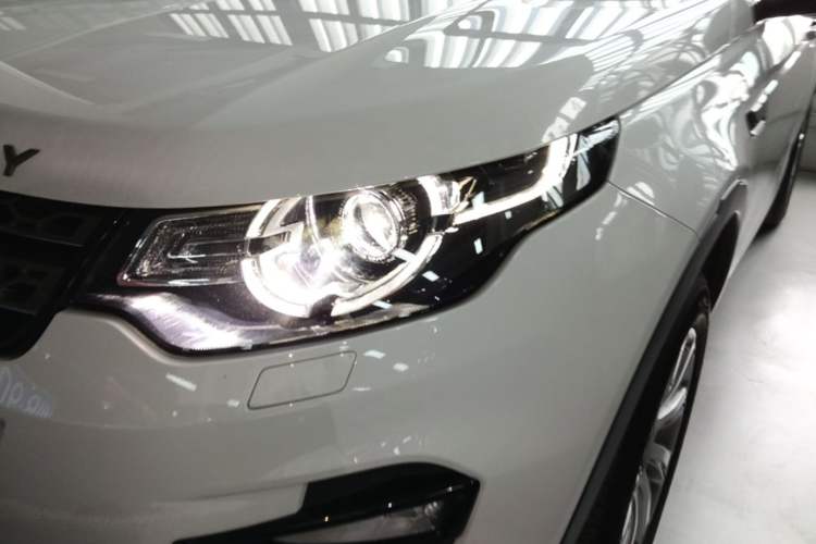 Used Land Rover Discovery Sport 2018 240 PS SE Version Left Front Headlight