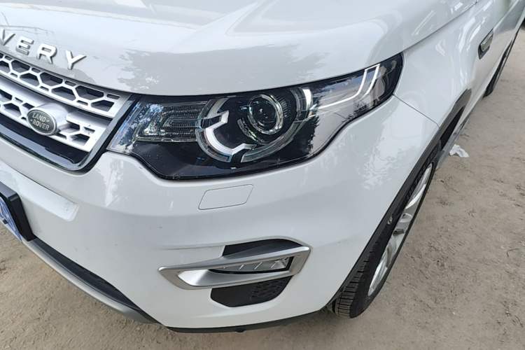 Used Land Rover Discovery Sport 2018 240 PS HSE LUXURY Edition Left Front Headlight