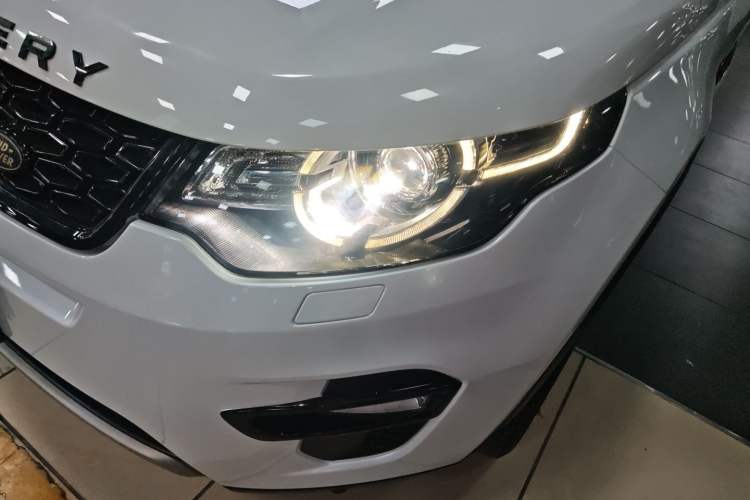 Used Land Rover Discovery Sport 2018 240 PS HSE Version Left Front Headlight