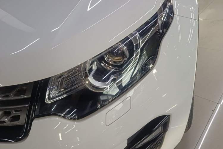 Used Land Rover Discovery Sport 2018 240 PS SE Version Left Front Headlight