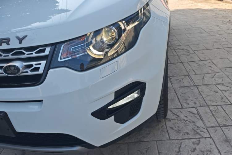 Used Land Rover Discovery Sport 2018 240 PS HSE Version Left Front Headlight