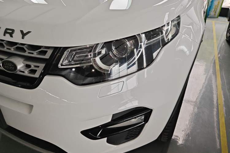 Used Land Rover Discovery Sport 2018 240 PS HSE Version Left Front Headlight