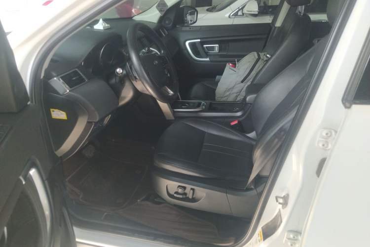Used Land Rover Discovery Sport 2018 240 PS SE Version Left Front Seat