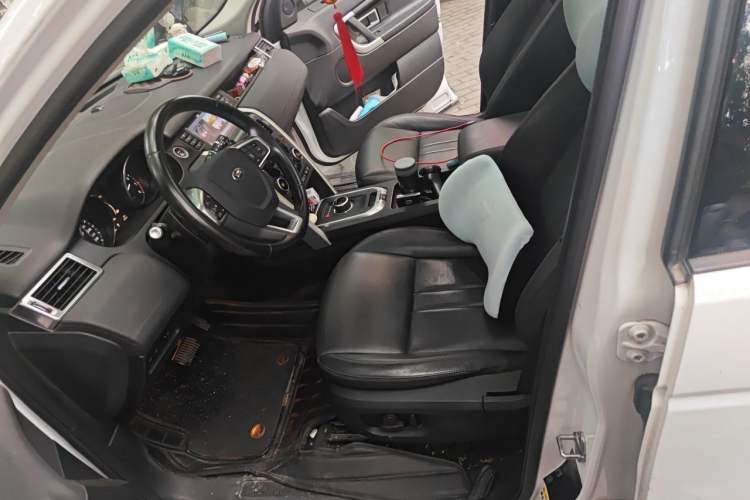 Used Land Rover Discovery Sport 2018 240 PS SE Version Left Front Seat