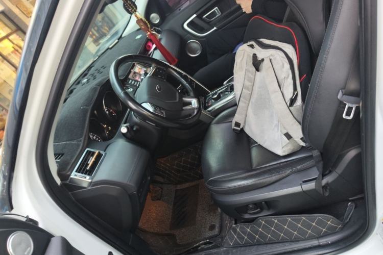 Used Land Rover Discovery Sport 2018 240 PS SE Version Left Front Seat