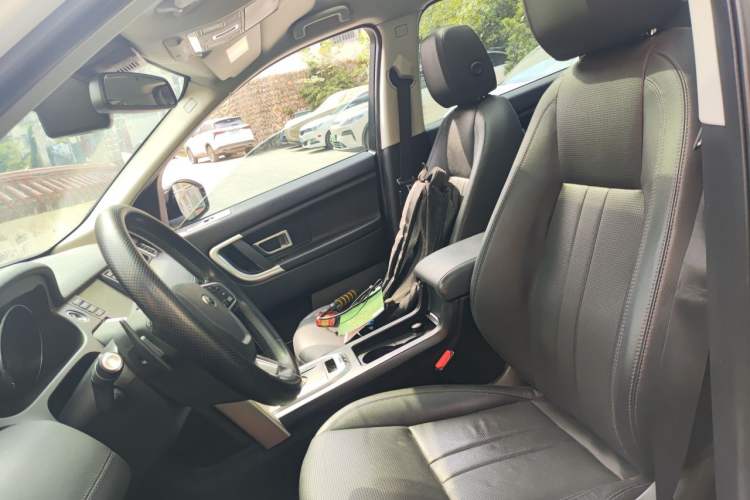 Used Land Rover Discovery Sport 2018 240 PS SE Version Left Front Seat