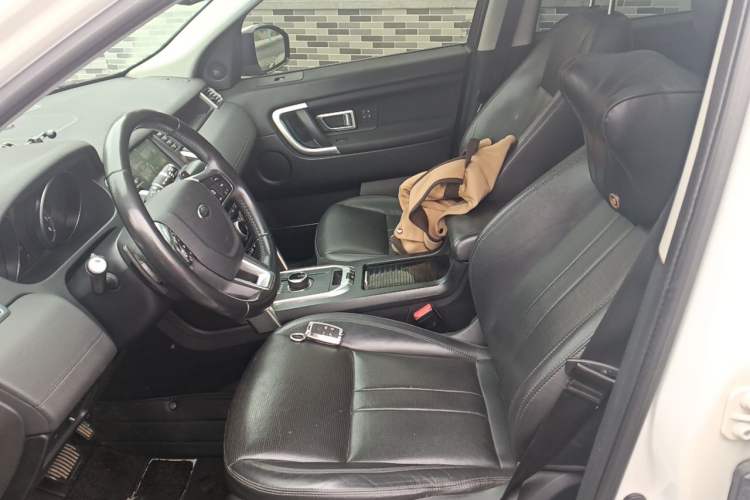 Used Land Rover Discovery Sport 2018 240 PS HSE Version Left Front Seat