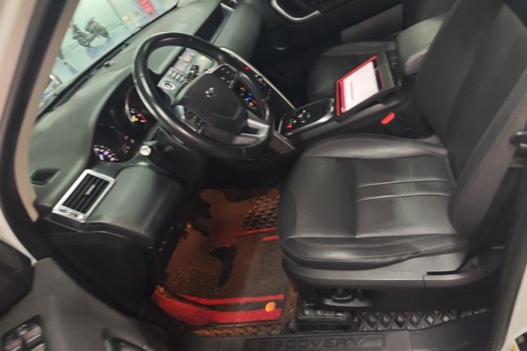 Used Land Rover Discovery Sport 2018 240 PS HSE Version Left Front Seat