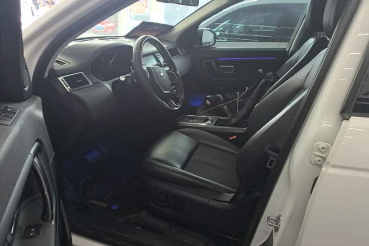 Used Land Rover Discovery Sport 2018 240 PS SE Version Left Front Seat