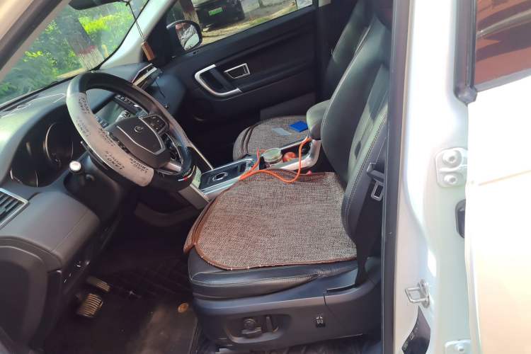 Used Land Rover Discovery Sport 2018 240 PS SE Version Left Front Seat