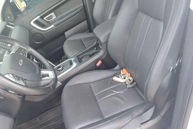Used Land Rover Discovery Sport 2018 240 PS SE Version Left Front Seat