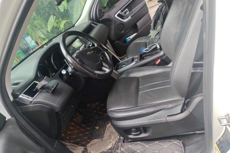 Used Land Rover Discovery Sport 2018 240 PS SE Version Left Front Seat