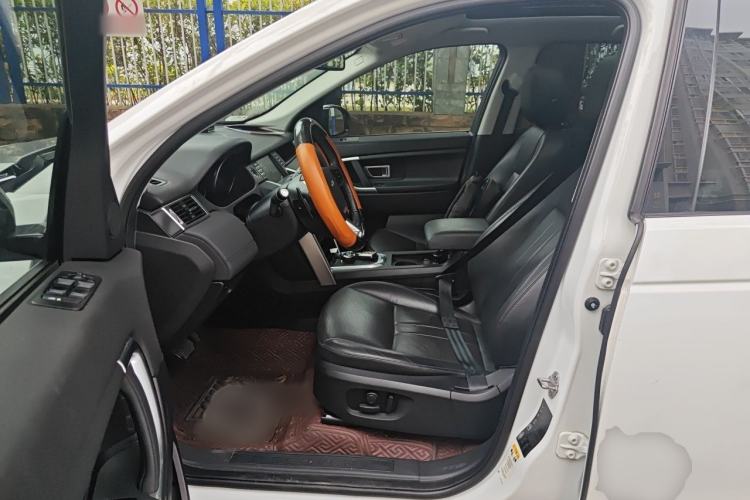 Used Land Rover Discovery Sport 2018 240 PS SE Version Left Front Seat