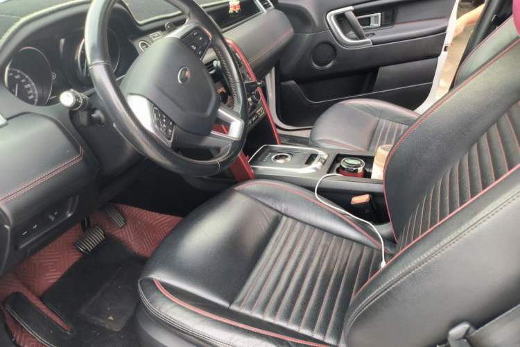 Used Land Rover Discovery Sport 2018 240 PS SE Version Left Front Seat