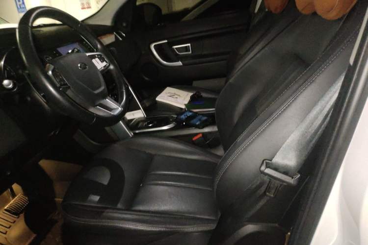 Used Land Rover Discovery Sport 2018 240 PS SE Version Left Front Seat