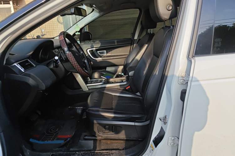 Used Land Rover Discovery Sport 2018 240 PS SE Version Left Front Seat