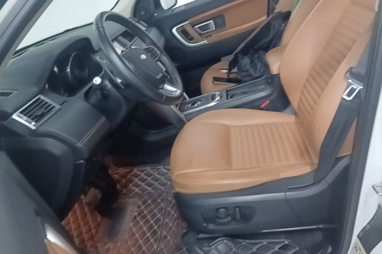 Used Land Rover Discovery Sport 2018 240 PS HSE Version Left Front Seat