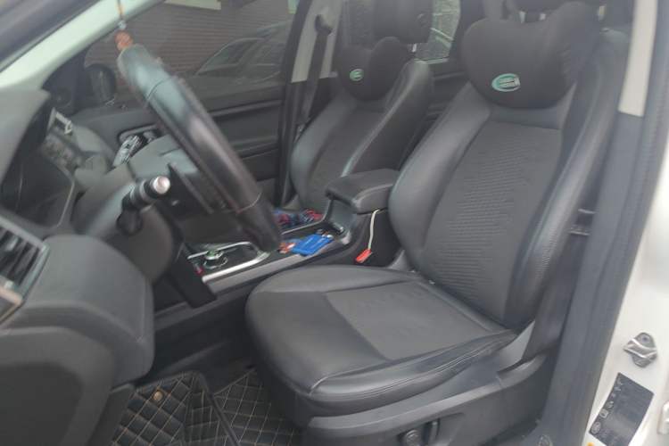 Used Land Rover Discovery Sport 2018 240 PS PURE Edition Left Front Seat